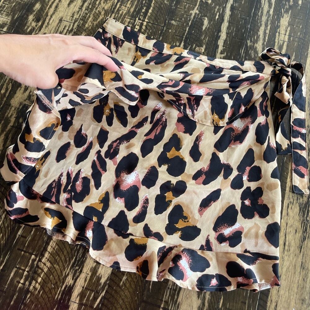 NASTY GAL - Leopard Wrap Skirt - US 8 / Medium - Picture 7 of 16